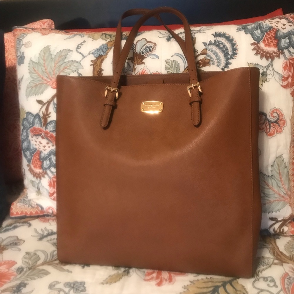 Amazing Kors luggage colored tote